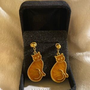 Dangle cat earrings